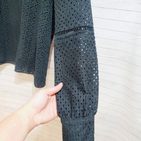 BANANA REPUBLIC BLACK LASER CUT  LONG SLEEVE BLOUSE, SZ SMALL - Picture 3 of 9